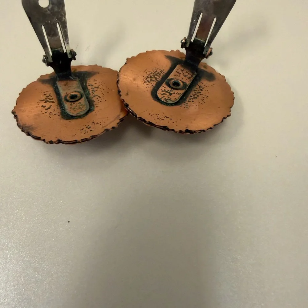 Vintage Renoir Signed Cooper Filigree Round Clip On Earrings - Picture 7 of 9